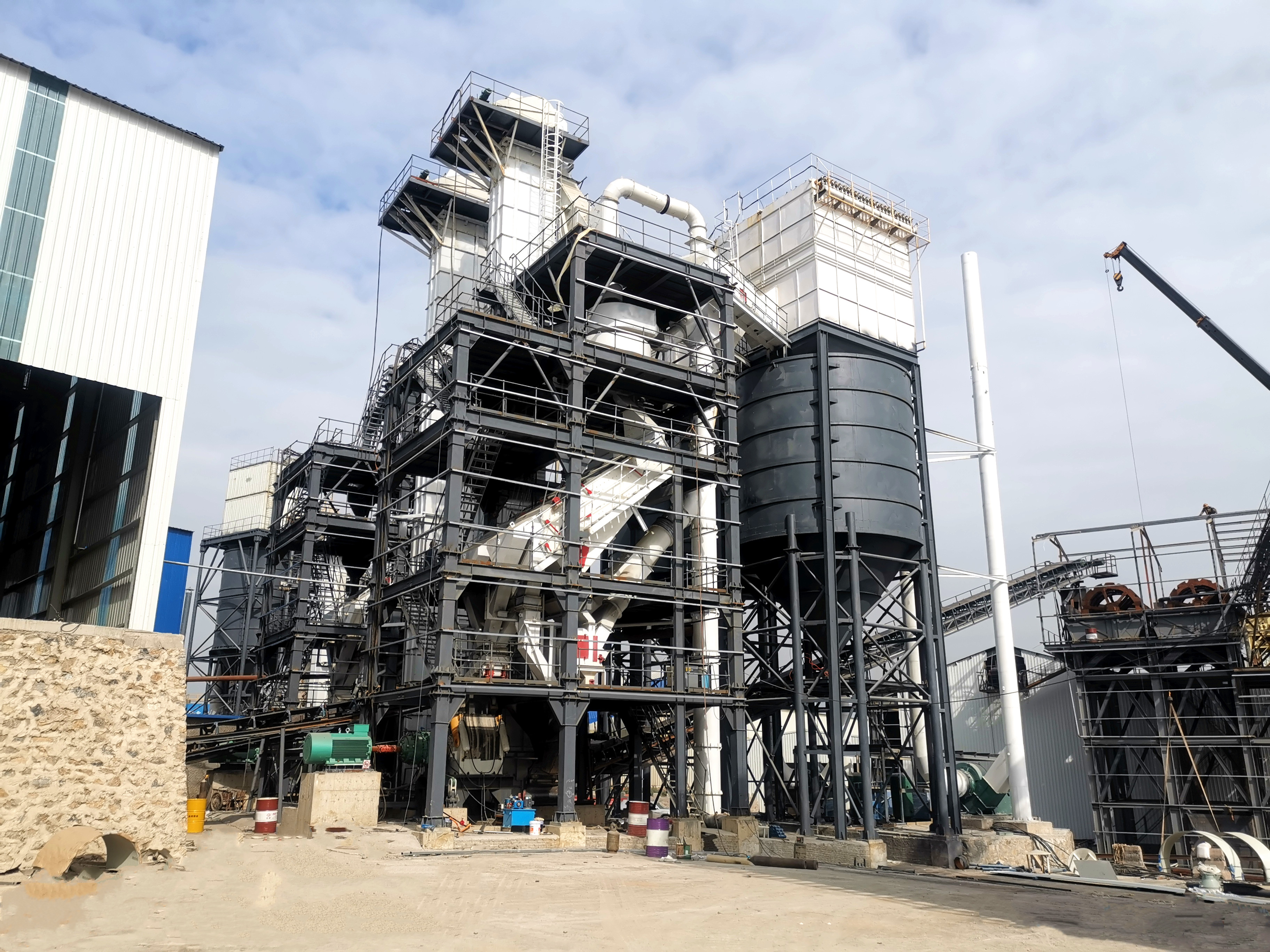 告別 “砂塵漫天”！綠色制砂樓憑這些優(yōu)勢，成為基建圈環(huán)保新標桿
