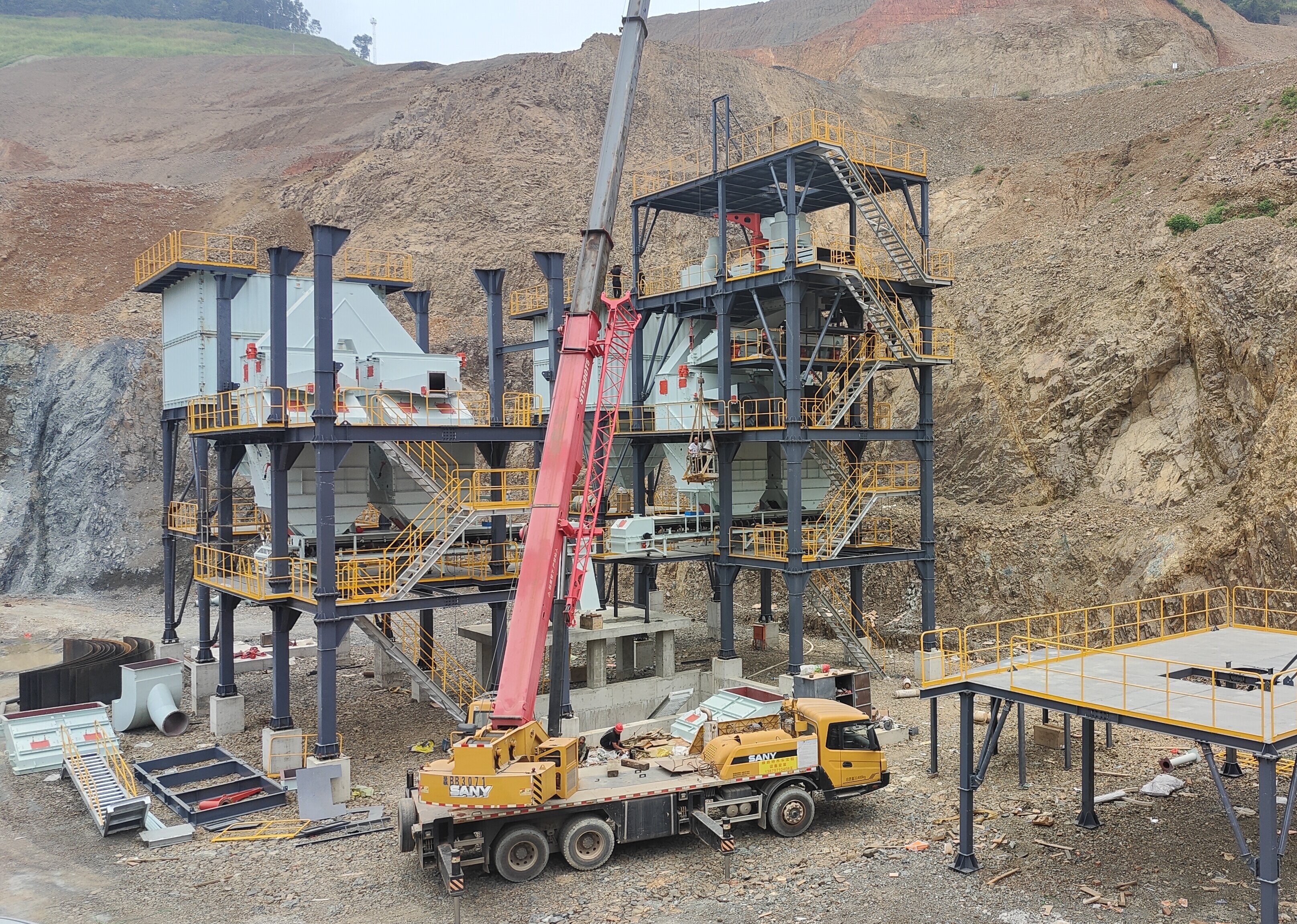 突破行業(yè)瓶頸！新型干法制砂樓實(shí)現配比可調、含粉率可控 引領(lǐng)綠色制砂新變革